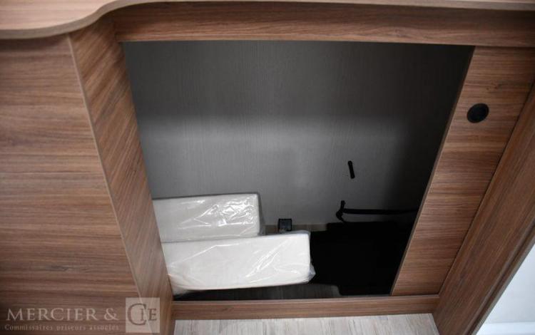 PILOTE CAMPING CAR PROFILE P696D EVIDENCE 2.2 HDI 140ch BLANC 93702