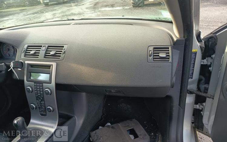 VOLVO S40 1,6 D 110 FEELING – DIESEL – 232872 KMS – ANNEE 2009 GRIS AD-064-DE