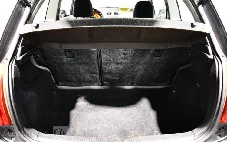 TOYOTA AURIS 2,0 D4D 125 LUNA GRIS AV-437-QR