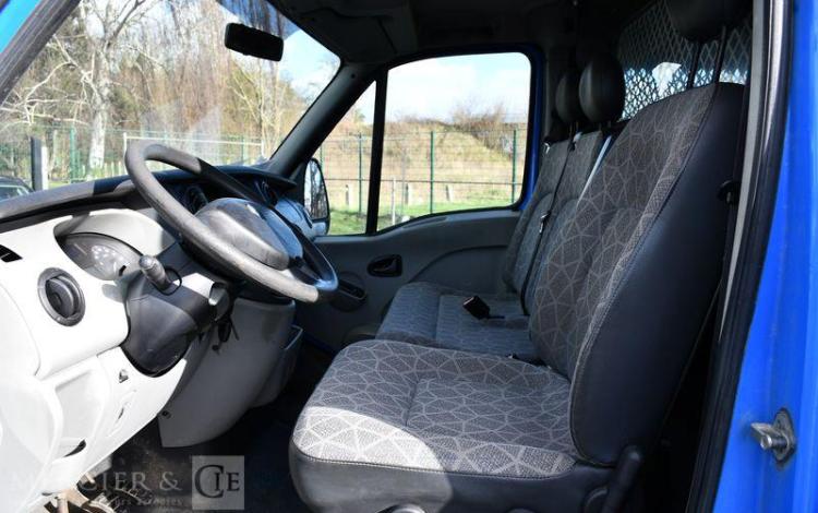 RENAULT MASTER FOURGON 2.5 DCI 100 35 L2H2 CONFORT BLEU AY-096-TW
