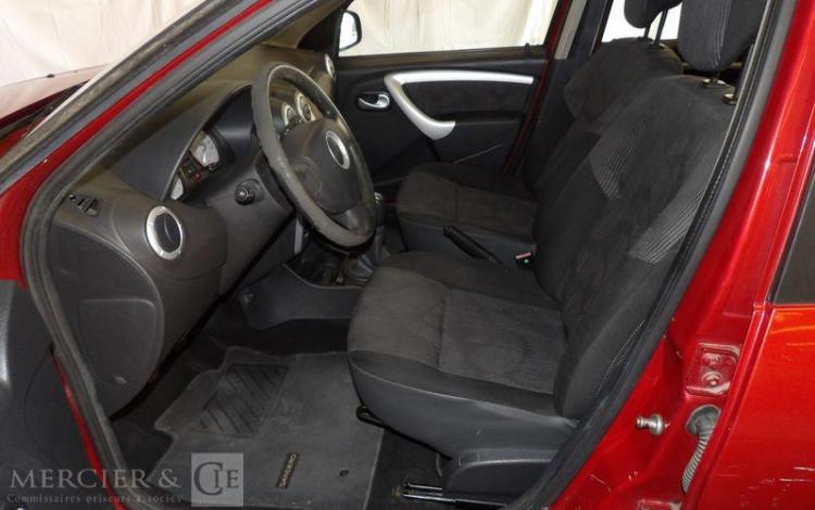 DACIA SANDERO 1,4 MPI GPL 75CH LAUREATE ROUGE AY-578-EH