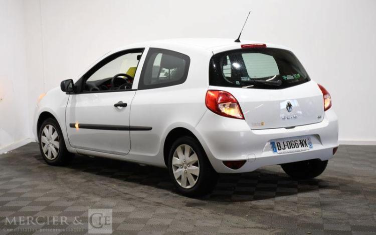 RENAULT CLIO III SOCIETE 1.5 DCI 75 AIR BLANC BJ-066-NX
