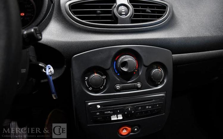 RENAULT CLIO III SOCIETE 1.5 DCI 75 AIR BLANC BJ-066-NX