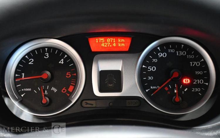 RENAULT CLIO III SOCIETE 1.5 DCI 75 AIR BLANC BJ-066-NX
