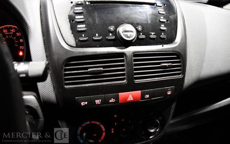 FIAT DOBLO GNV BLEU BY-687-FY