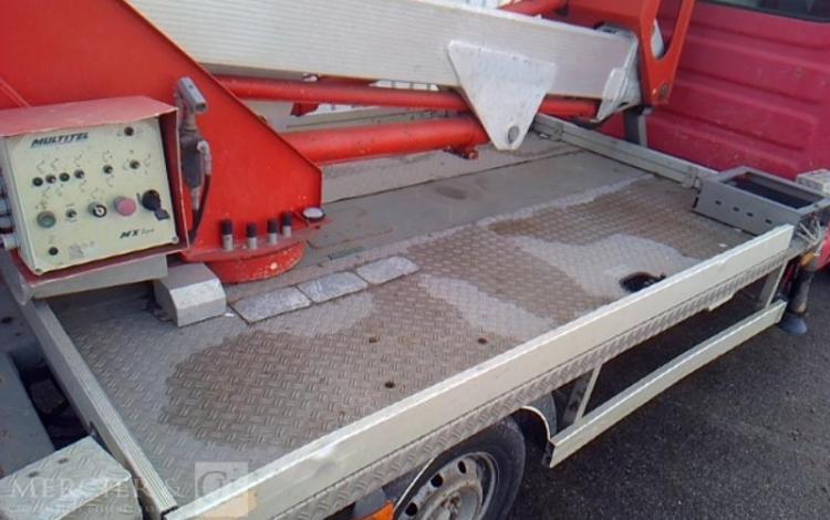 IVECO 35S11 NACELLE SUR VL 17M 4598H ROUGE BZ-789-BM