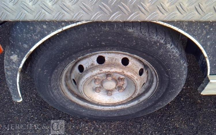 IVECO 35S11 NACELLE SUR VL 17M 4598H ROUGE BZ-789-BM