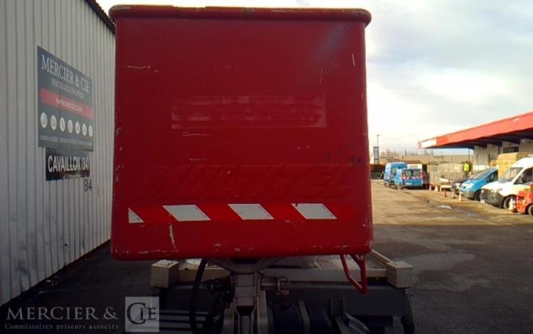 IVECO 35S11 NACELLE SUR VL 17M 4598H ROUGE BZ-789-BM