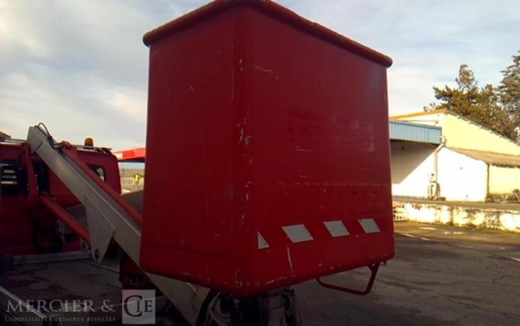 IVECO 35S11 NACELLE SUR VL 17M 4598H ROUGE BZ-789-BM