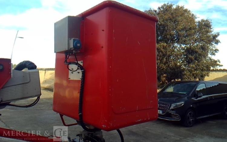 IVECO 35S11 NACELLE SUR VL 17M 4598H ROUGE BZ-789-BM