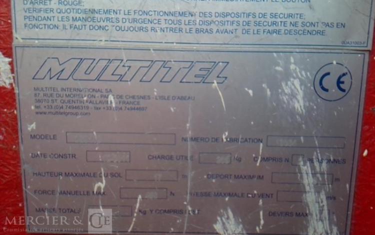 IVECO 35S11 NACELLE SUR VL 17M 4598H ROUGE BZ-789-BM