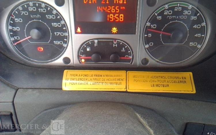 IVECO 35S11 NACELLE SUR VL 17M 4598H ROUGE BZ-789-BM