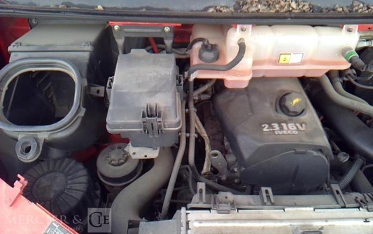 IVECO 35S11 NACELLE SUR VL 17M 4598H ROUGE BZ-789-BM