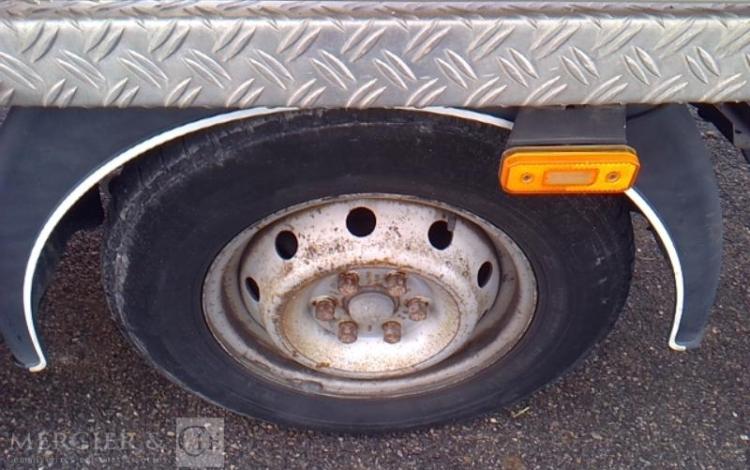 IVECO 35S11 NACELLE SUR VL 17M 4598H ROUGE BZ-789-BM