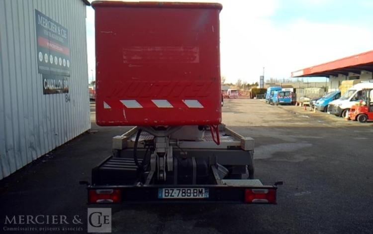 IVECO 35S11 NACELLE SUR VL 17M 4598H ROUGE BZ-789-BM