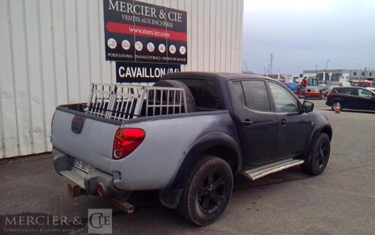 MITSUBISHI L200 PICK-UP 2.5 TD DOUBLE CABINE 4 WD 136CV BLEU CE-587-ED