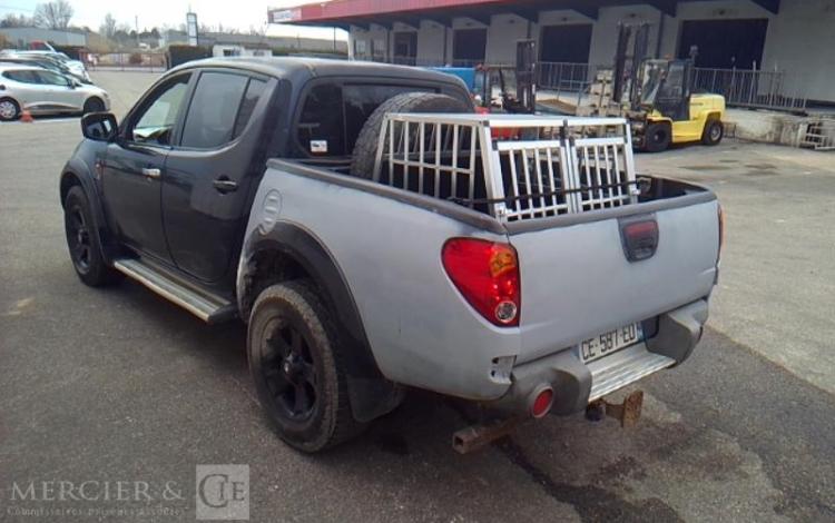 MITSUBISHI L200 PICK-UP 2.5 TD DOUBLE CABINE 4 WD 136CV BLEU CE-587-ED
