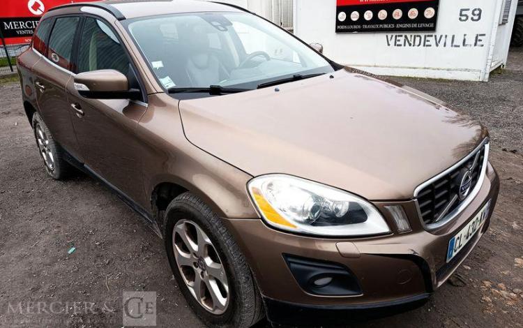 VOLVO XC60 2,4 D5 185 SUMMUM AWD GEARTRONIC BVA DIESEL – 215574 KMS – ANNEE 2010 MARRON CL-432-KW