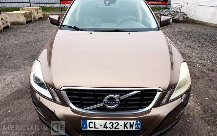VOLVO XC60 2,4 D5 185 SUMMUM AWD GEARTRONIC BVA DIESEL – 215574 KMS – ANNEE 2010 MARRON CL-432-KW