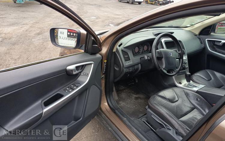 VOLVO XC60 2,4 D5 185 SUMMUM AWD GEARTRONIC BVA DIESEL – 215574 KMS – ANNEE 2010 MARRON CL-432-KW