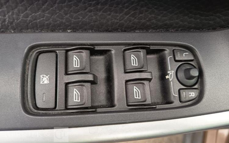 VOLVO XC60 2,4 D5 185 SUMMUM AWD GEARTRONIC BVA DIESEL – 215574 KMS – ANNEE 2010 MARRON CL-432-KW