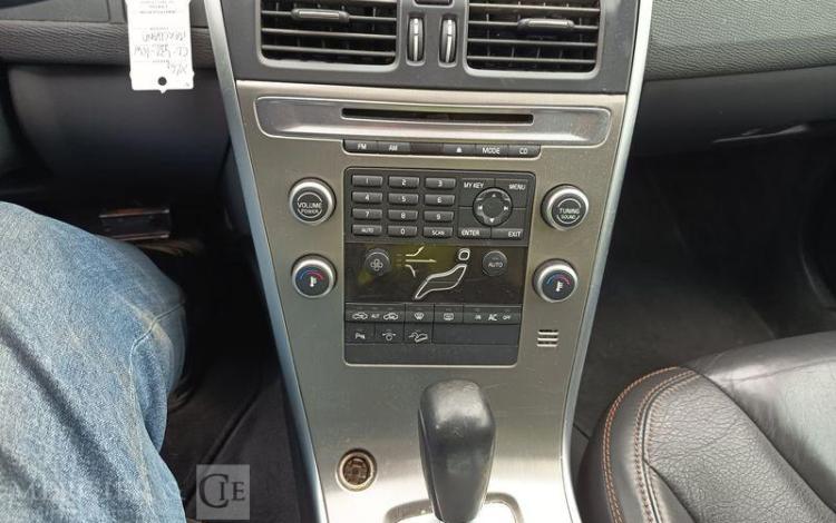 VOLVO XC60 2,4 D5 185 SUMMUM AWD GEARTRONIC BVA DIESEL – 215574 KMS – ANNEE 2010 MARRON CL-432-KW