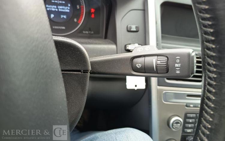 VOLVO XC60 2,4 D5 185 SUMMUM AWD GEARTRONIC BVA DIESEL – 215574 KMS – ANNEE 2010 MARRON CL-432-KW