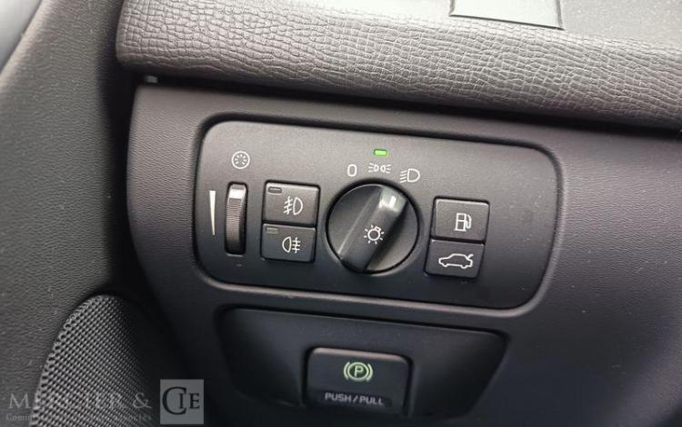 VOLVO XC60 2,4 D5 185 SUMMUM AWD GEARTRONIC BVA DIESEL – 215574 KMS – ANNEE 2010 MARRON CL-432-KW