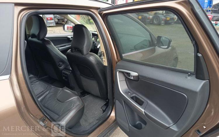 VOLVO XC60 2,4 D5 185 SUMMUM AWD GEARTRONIC BVA DIESEL – 215574 KMS – ANNEE 2010 MARRON CL-432-KW
