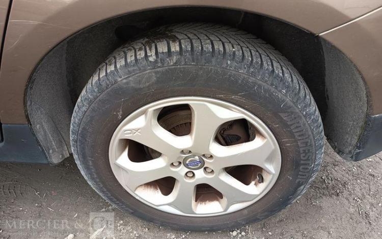 VOLVO XC60 2,4 D5 185 SUMMUM AWD GEARTRONIC BVA DIESEL – 215574 KMS – ANNEE 2010 MARRON CL-432-KW