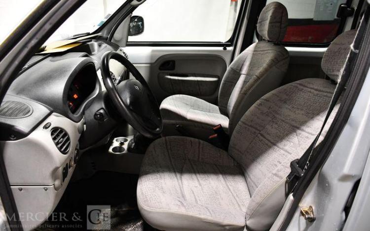 RENAULT KANGOO KANGOO COMBI 1.5 DCI 65CH AIR GRIS CP-803-VJ