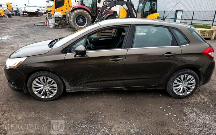 CITROEN C4 1.6 E-HDI 110 AIRDREAM BUSINESS BMP – DIESEL – 178411 KMS – ANNEE 2013 MARRON CV-578-GQ