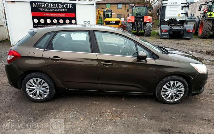 CITROEN C4 1.6 E-HDI 110 AIRDREAM BUSINESS BMP – DIESEL – 178411 KMS – ANNEE 2013 MARRON CV-578-GQ
