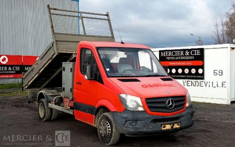 MERCEDES SPRINTER II 2,2D 129 CV BENNE AVEC COFFRE ACIER DIESEL – 171526 KMS – ANNEE 2013 ROUGE CZ-452-QJ