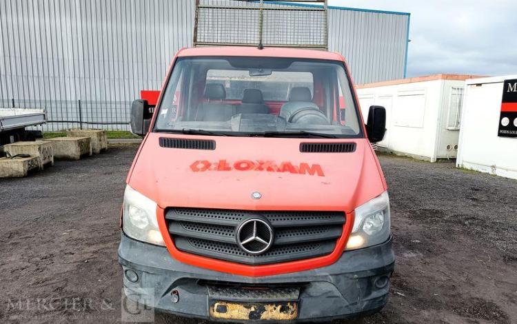 MERCEDES SPRINTER II 2,2D 129 CV BENNE AVEC COFFRE ACIER DIESEL – 171526 KMS – ANNEE 2013 ROUGE CZ-452-QJ