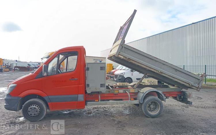 MERCEDES SPRINTER II 2,2D 129 CV BENNE AVEC COFFRE ACIER DIESEL – 171526 KMS – ANNEE 2013 ROUGE CZ-452-QJ