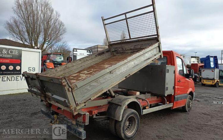 MERCEDES SPRINTER II 2,2D 129 CV BENNE AVEC COFFRE ACIER DIESEL – 171526 KMS – ANNEE 2013 ROUGE CZ-452-QJ