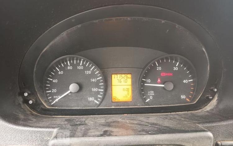 MERCEDES SPRINTER II 2,2D 129 CV BENNE AVEC COFFRE ACIER DIESEL – 171526 KMS – ANNEE 2013 ROUGE CZ-452-QJ