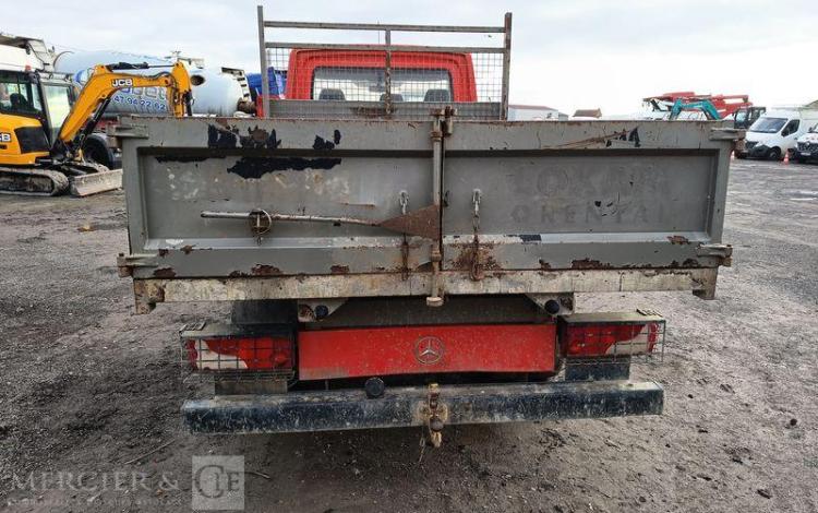 MERCEDES SPRINTER II 2,2D 129 CV BENNE AVEC COFFRE ACIER DIESEL – 171526 KMS – ANNEE 2013 ROUGE CZ-452-QJ