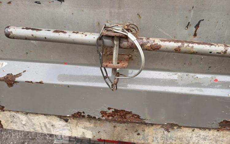 MERCEDES SPRINTER II 2,2D 129 CV BENNE AVEC COFFRE ACIER DIESEL – 171526 KMS – ANNEE 2013 ROUGE CZ-452-QJ