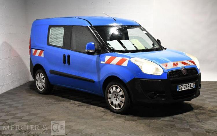 FIAT DOBLO GNV BLEU CZ-743-LJ