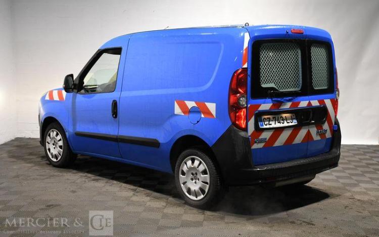 FIAT DOBLO GNV BLEU CZ-743-LJ
