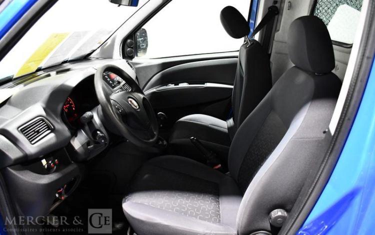 FIAT DOBLO GNV BLEU CZ-743-LJ
