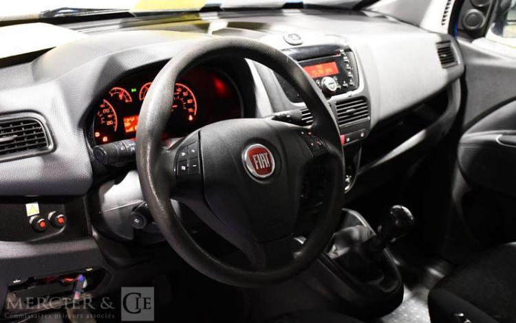 FIAT DOBLO GNV BLEU CZ-743-LJ