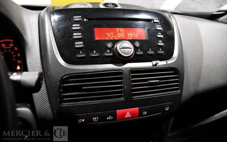 FIAT DOBLO GNV BLEU CZ-743-LJ