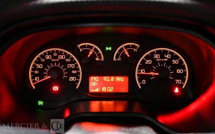 FIAT DOBLO GNV BLEU CZ-743-LJ