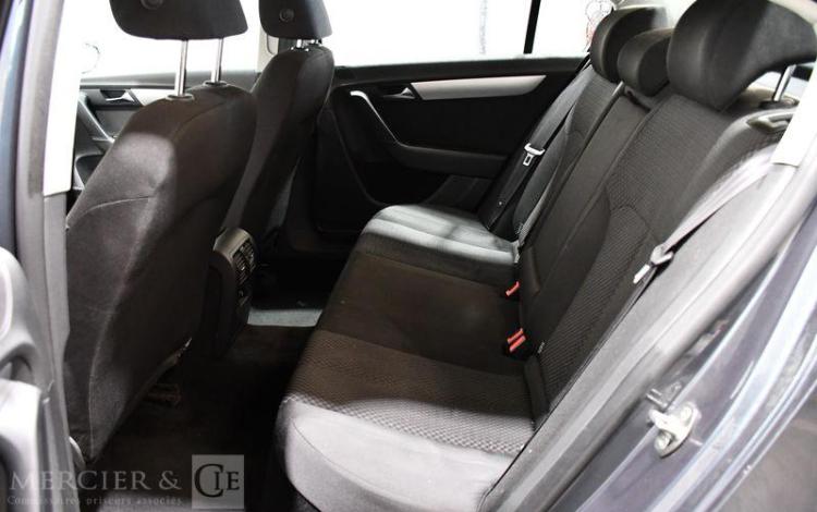 VOLKSWAGEN PASSAT 1,6 TDI 105 BLUEMOTION TREND LINE GRIS DA-844-WK