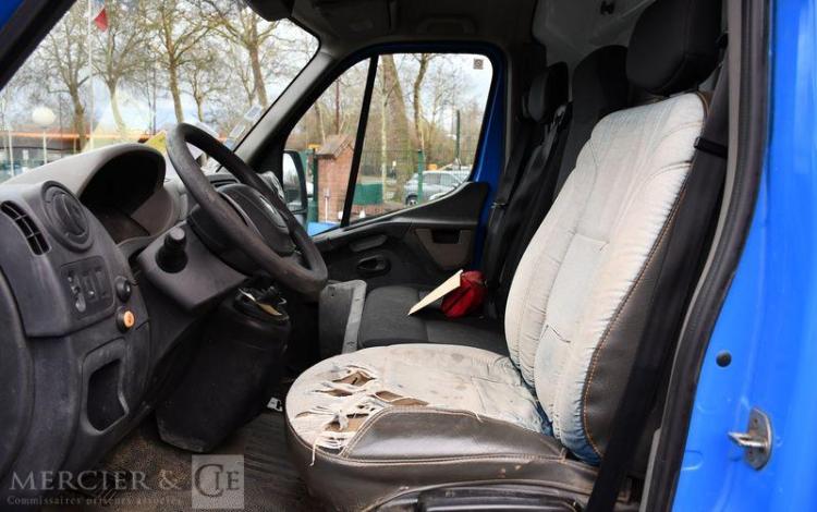 RENAULT MASTER DCI BLEU DH-322-MQ