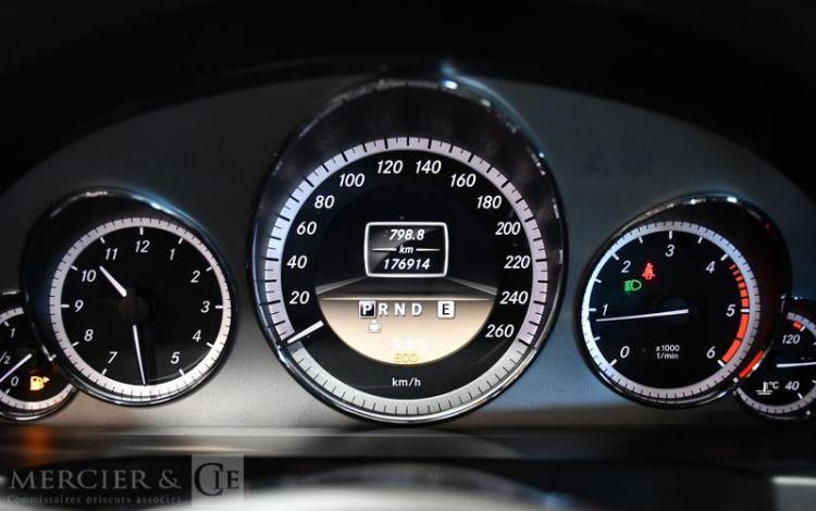 MERCEDES CLASSE C GRIS DH-572-HD