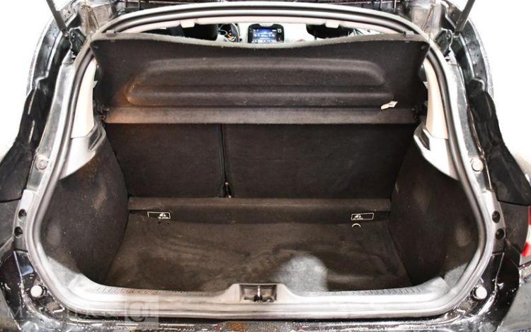 RENAULT CLIO IV NOIR DJ-866-SK